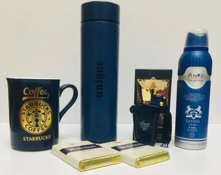 محتویات باکس کادوی مردانه آبی کدM131.