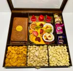 جعبه چوبی مشبک حکاکی شده پک هدیه آجیل و تنقلات با یراق درجه یک و طراحی سنتی برای هدایای لوکس و یادگاری