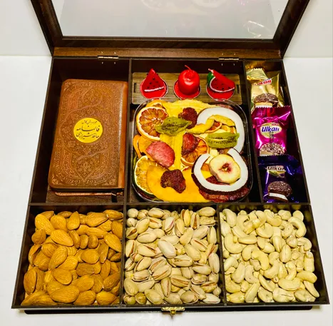جعبه چوبی مشبک حکاکی شده پک هدیه آجیل و تنقلات با یراق درجه یک و طراحی سنتی برای هدایای لوکس و یادگاری