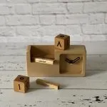 تقویم و ساعت رومیزی چوبی
