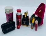 نمای نزدیک از باکس هدیه دخترانه کد G143 با اقلام کاربردی مانند رژ لب و ادکلن
