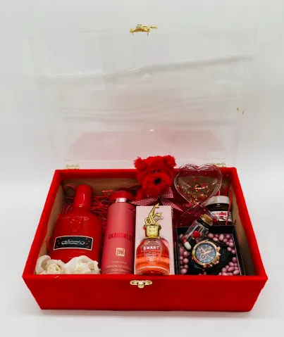 باکس هدیه دخترانه لوکس کد G159 شامل عطر Scandal، ساعت Citizen، عروسک خرسی و نوتلا در جعبه لاکچری درب شیشهای