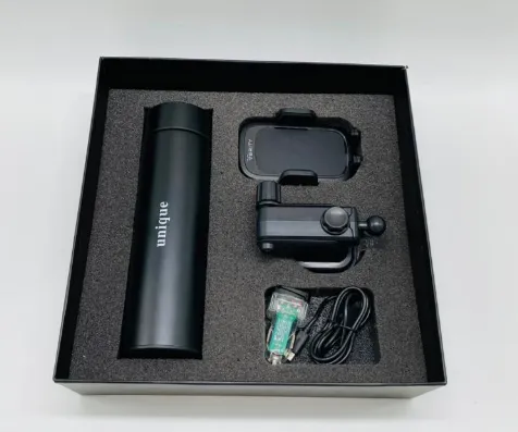 پک هدیه خودرویی کد 108 شامل فلاسک یونیک استیل 304، شارژر فندکی USB و پایه نگهدارنده گوشی