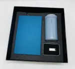 پک هدیه خوش آمدگویی ولیکام شامل دفتر کرمترا، ماگ و فلش مموری در بسته‌بندی هاردباکس لوکس