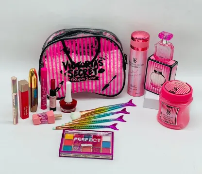 نمای باکس هدیه آرایشی دخترانه لاکچری کد G165 با چیدمان کامل اکسسوری، عطر و براش آرایشی طرح پری دریایی