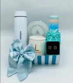 باکس هدیه زنانه کد Mo150 شامل گوشواره یاقوت سرخ، فلاسک، گیره سر، ماگ هیتردار و اسپری بدن در بستهبندی لوکس