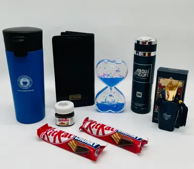 باکس هدیه ولنتاین مردانه V160 با هاردباکس و پوشال تزئینی و رز معطر