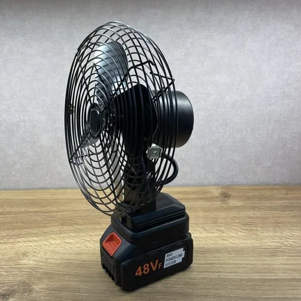 پنکه شارژی پره فلزی ۴۸ وات مدل FAN LITHIUM با بدنه مشکی و باتری جداشونده