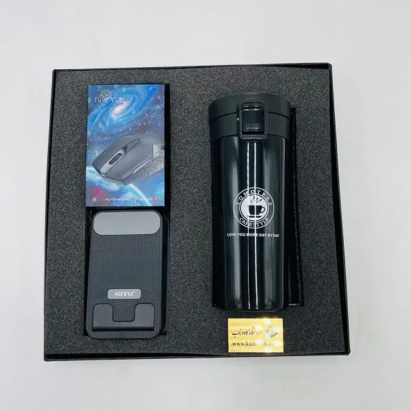 پک هدیه مدیریتی CB88 شامل تراول ماگ، ماوس بی‌سیم و پایه نگهدارنده موبایل نیتو در بسته‌بندی شکیل سازمانی